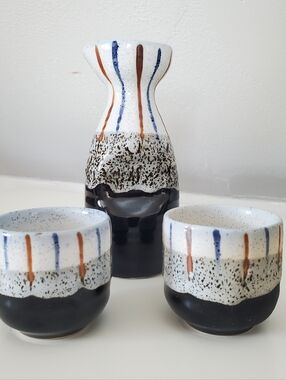 Japanese Sake Set Ceramic Sake Bottle and 2 Cups Made in Japan Small Sake Set